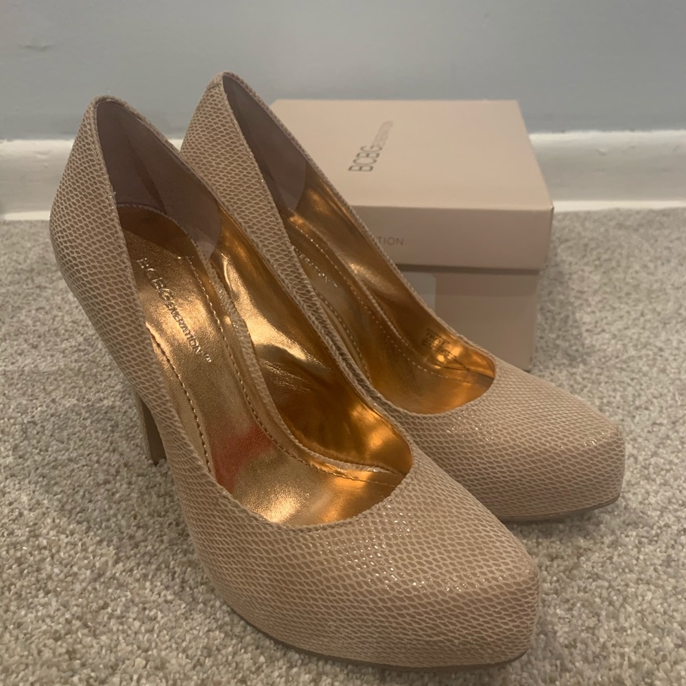 BCBGeneration 
Women's Parade Platform Pump